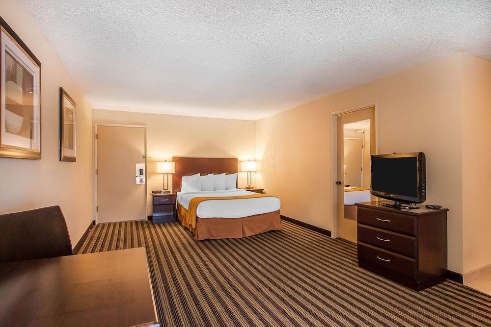 Quality Inn & Suites Vancouver - Hazel Dell Exteriör bild