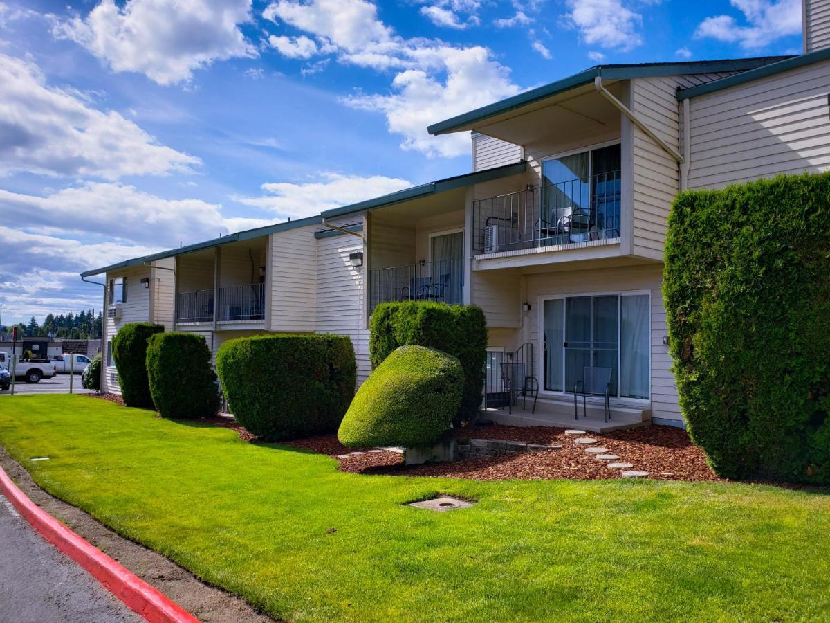 Quality Inn & Suites Vancouver - Hazel Dell Exteriör bild