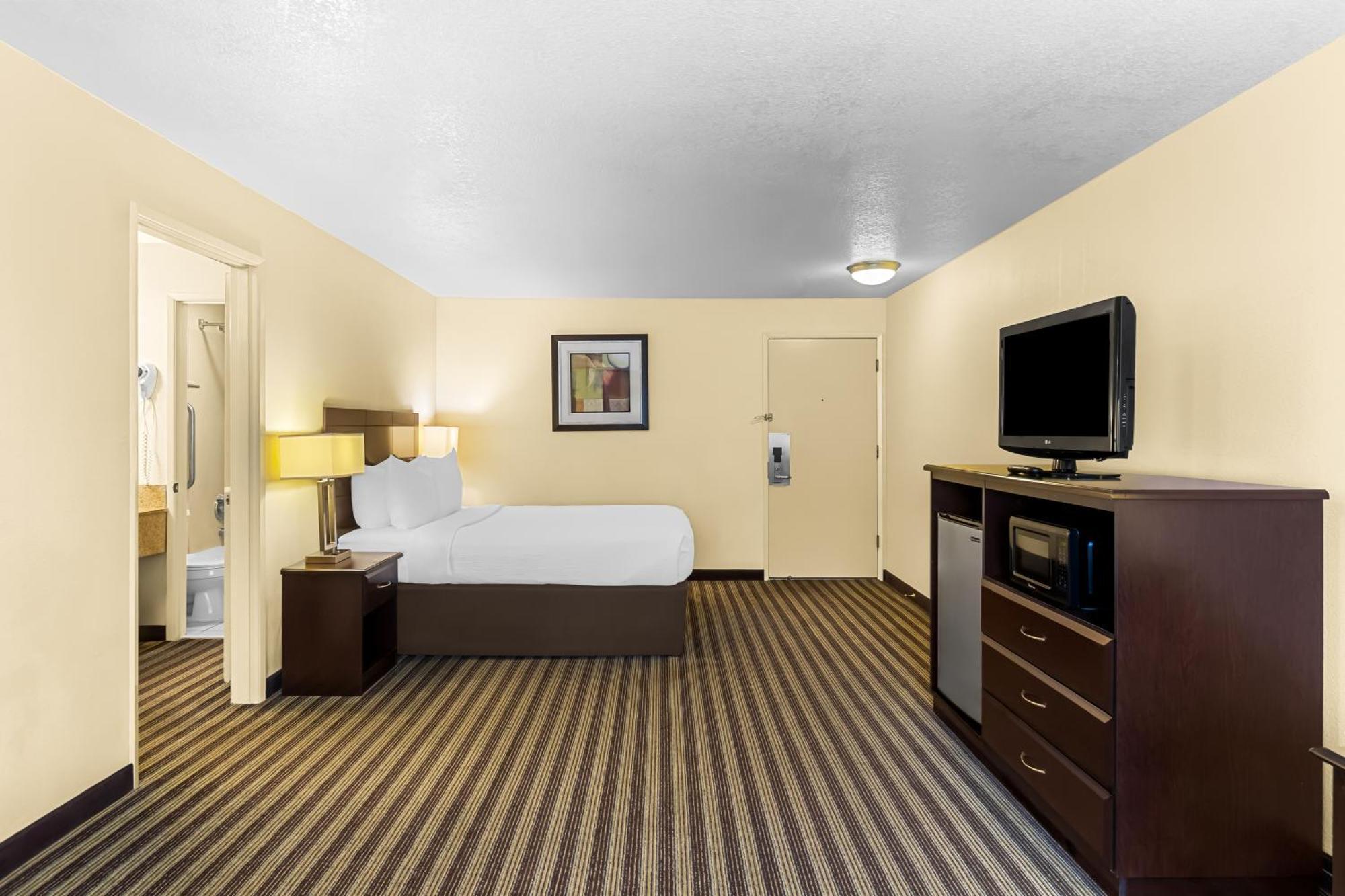 Quality Inn & Suites Vancouver - Hazel Dell Exteriör bild