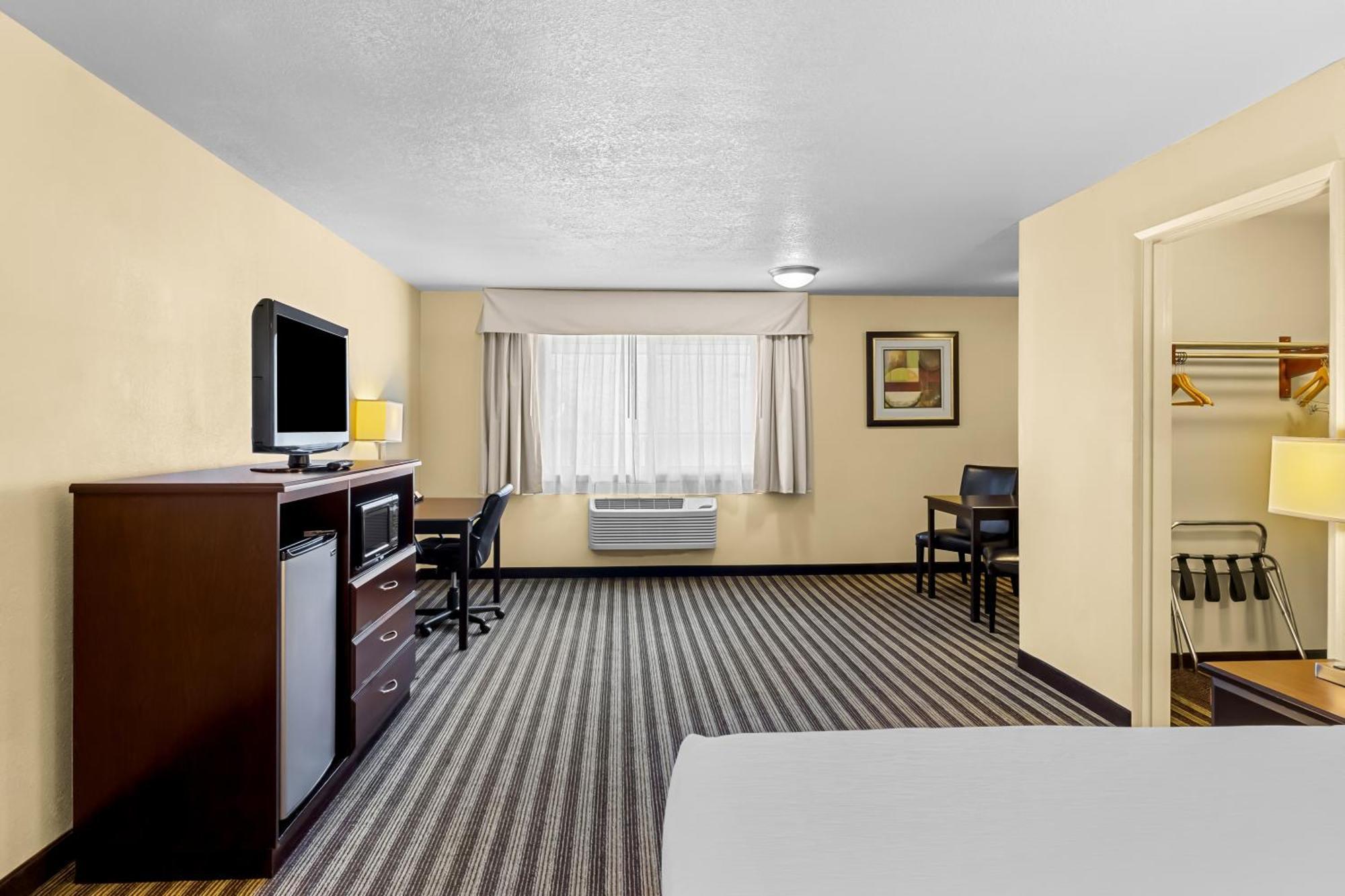 Quality Inn & Suites Vancouver - Hazel Dell Exteriör bild