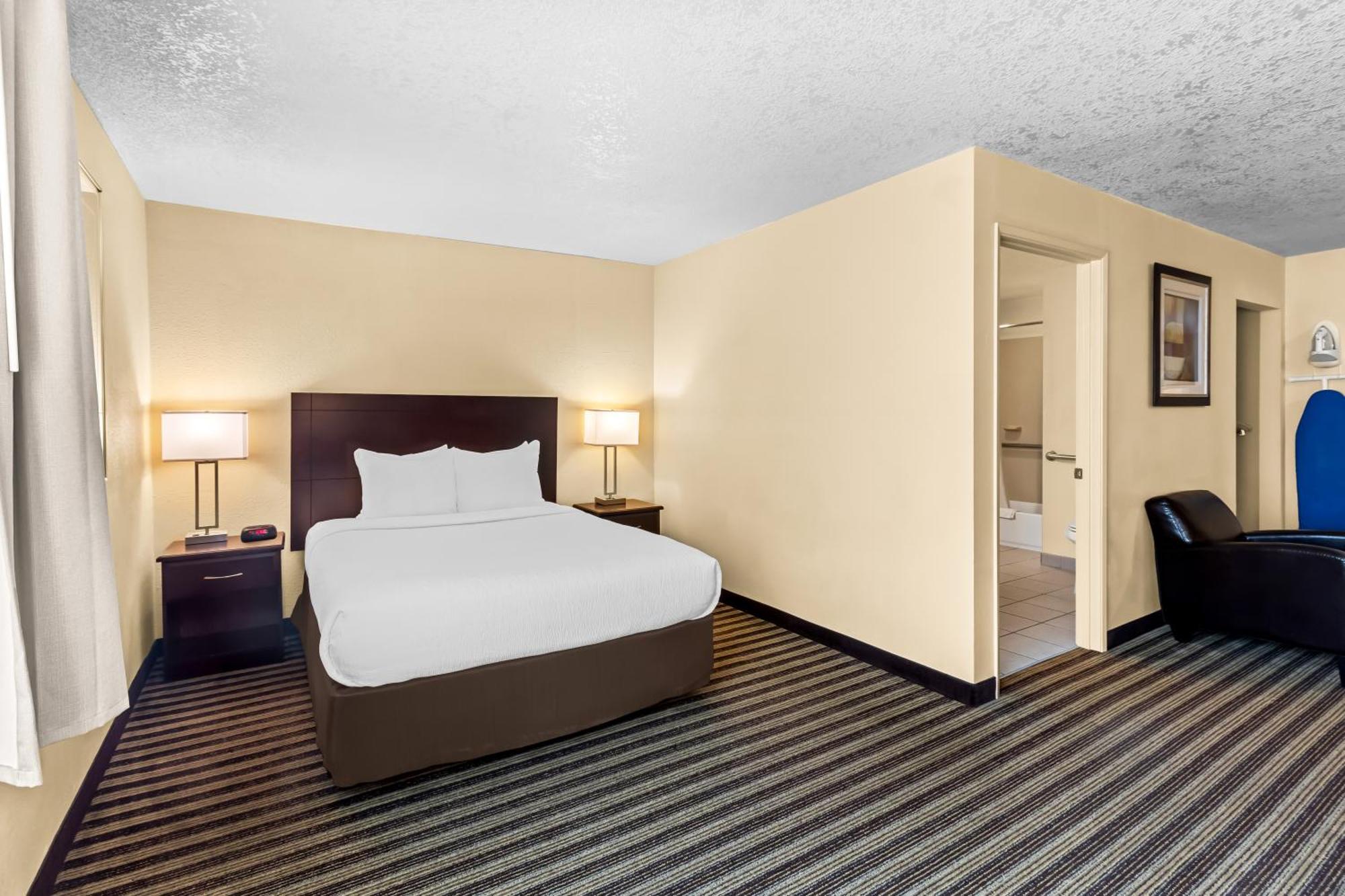 Quality Inn & Suites Vancouver - Hazel Dell Exteriör bild