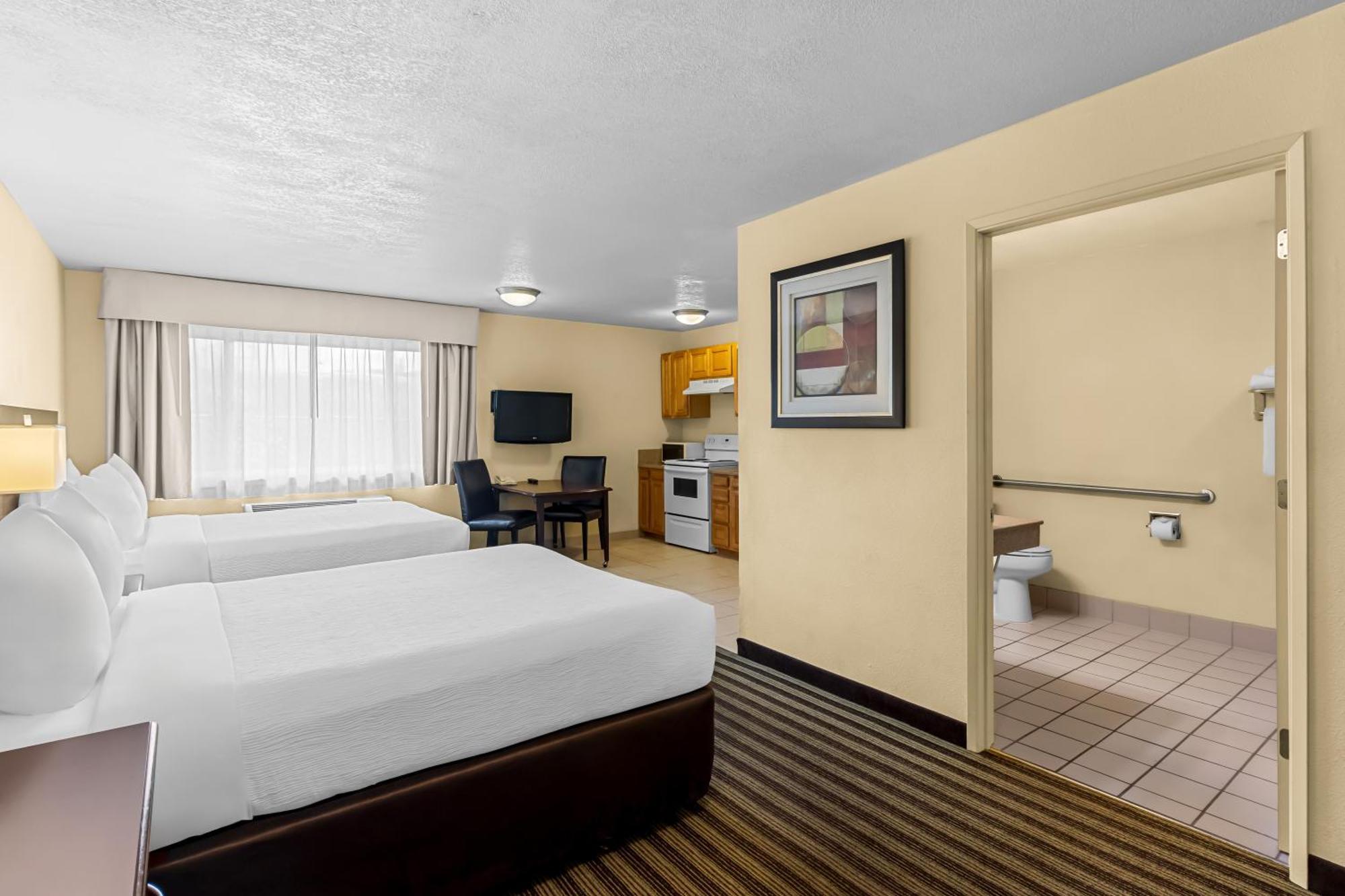 Quality Inn & Suites Vancouver - Hazel Dell Exteriör bild