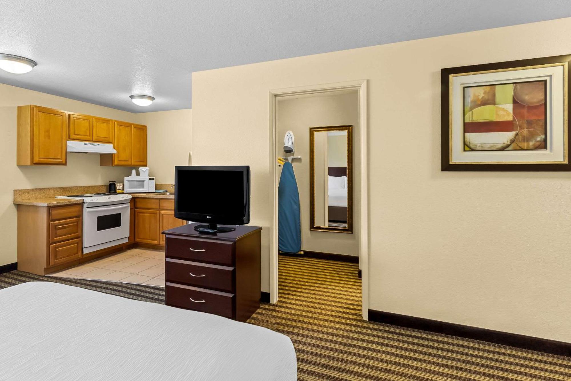 Quality Inn & Suites Vancouver - Hazel Dell Exteriör bild