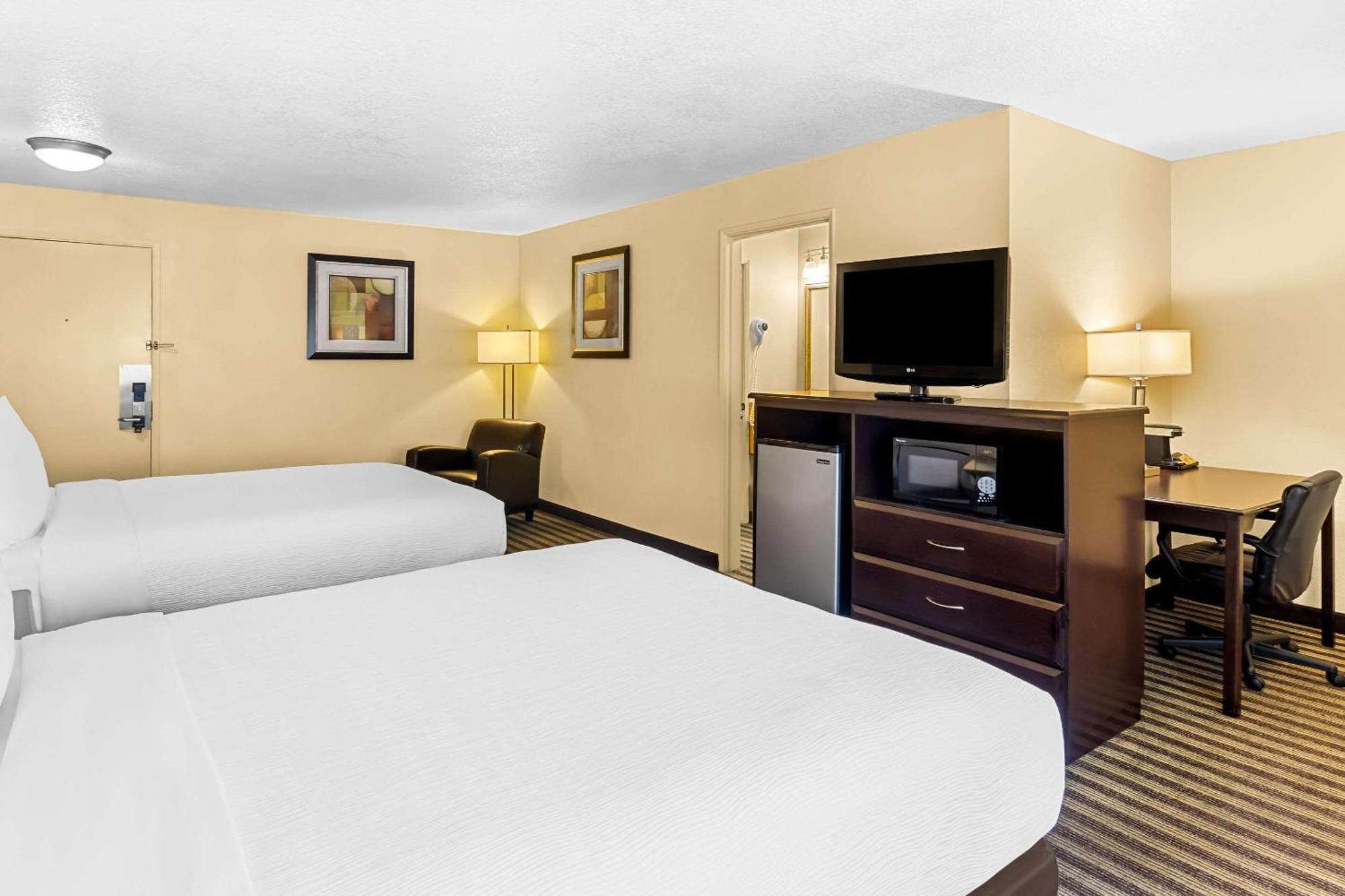 Quality Inn & Suites Vancouver - Hazel Dell Exteriör bild