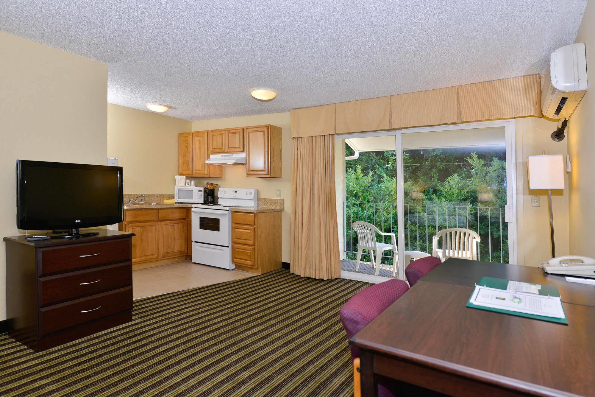 Quality Inn & Suites Vancouver - Hazel Dell Exteriör bild