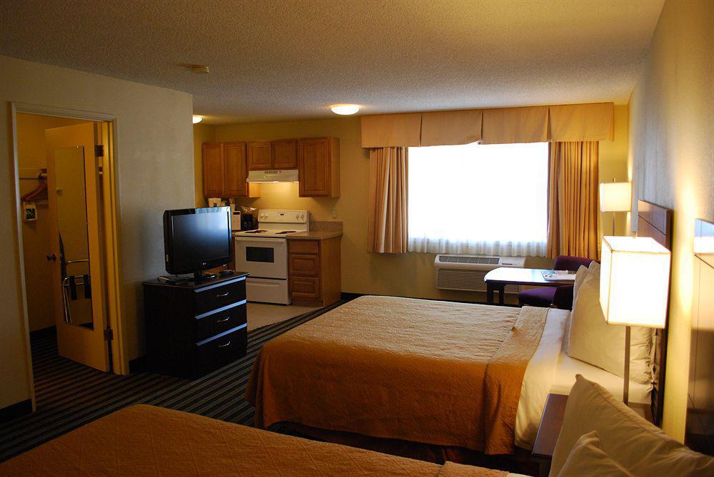 Quality Inn & Suites Vancouver - Hazel Dell Exteriör bild