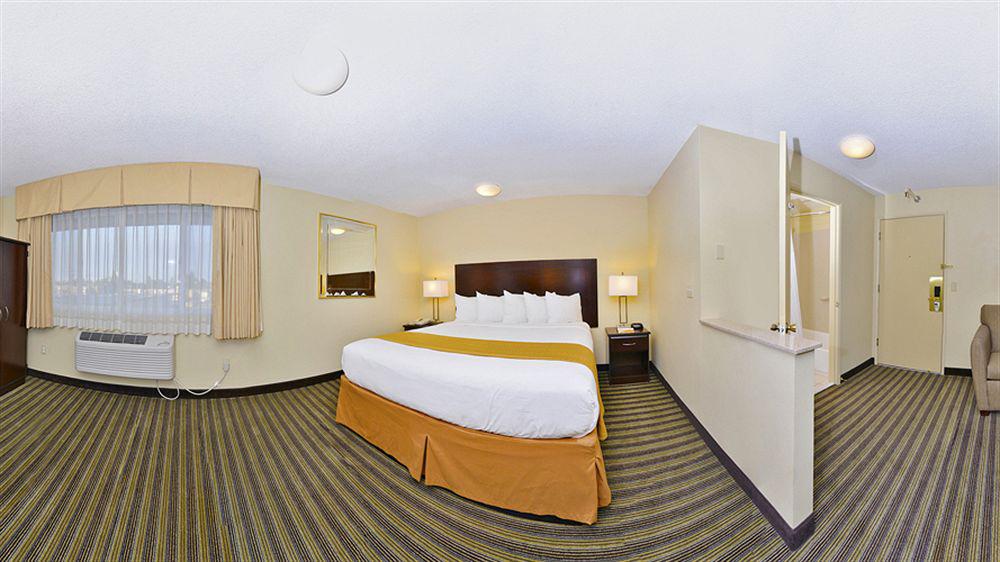 Quality Inn & Suites Vancouver - Hazel Dell Exteriör bild